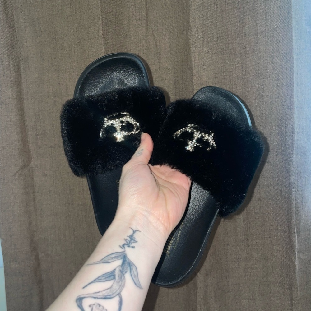 Juicy Couture Plush Black Faux Fur Diamond Crown Slides Y2K Slippers Cute Trendy - Picture 4 of 8